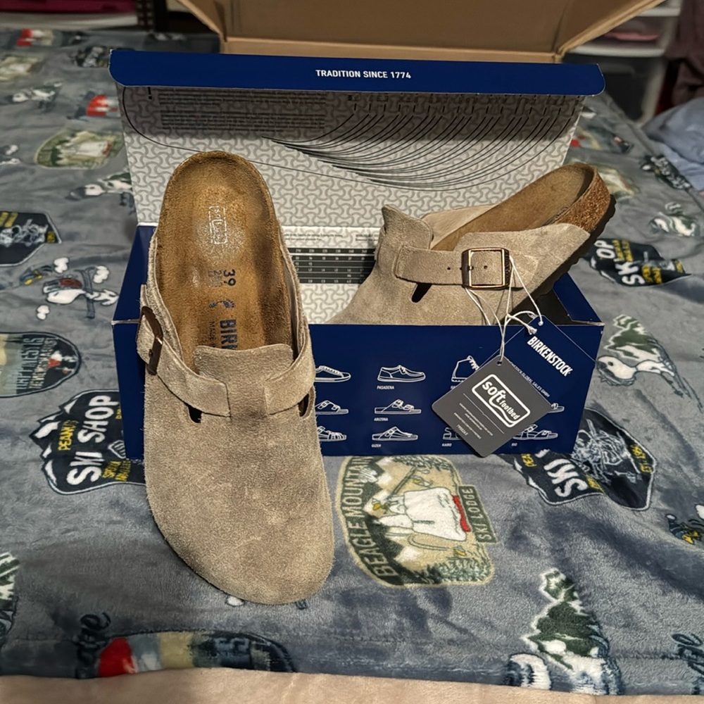 New with tags. Birkenstock Boston clogs. Taupe